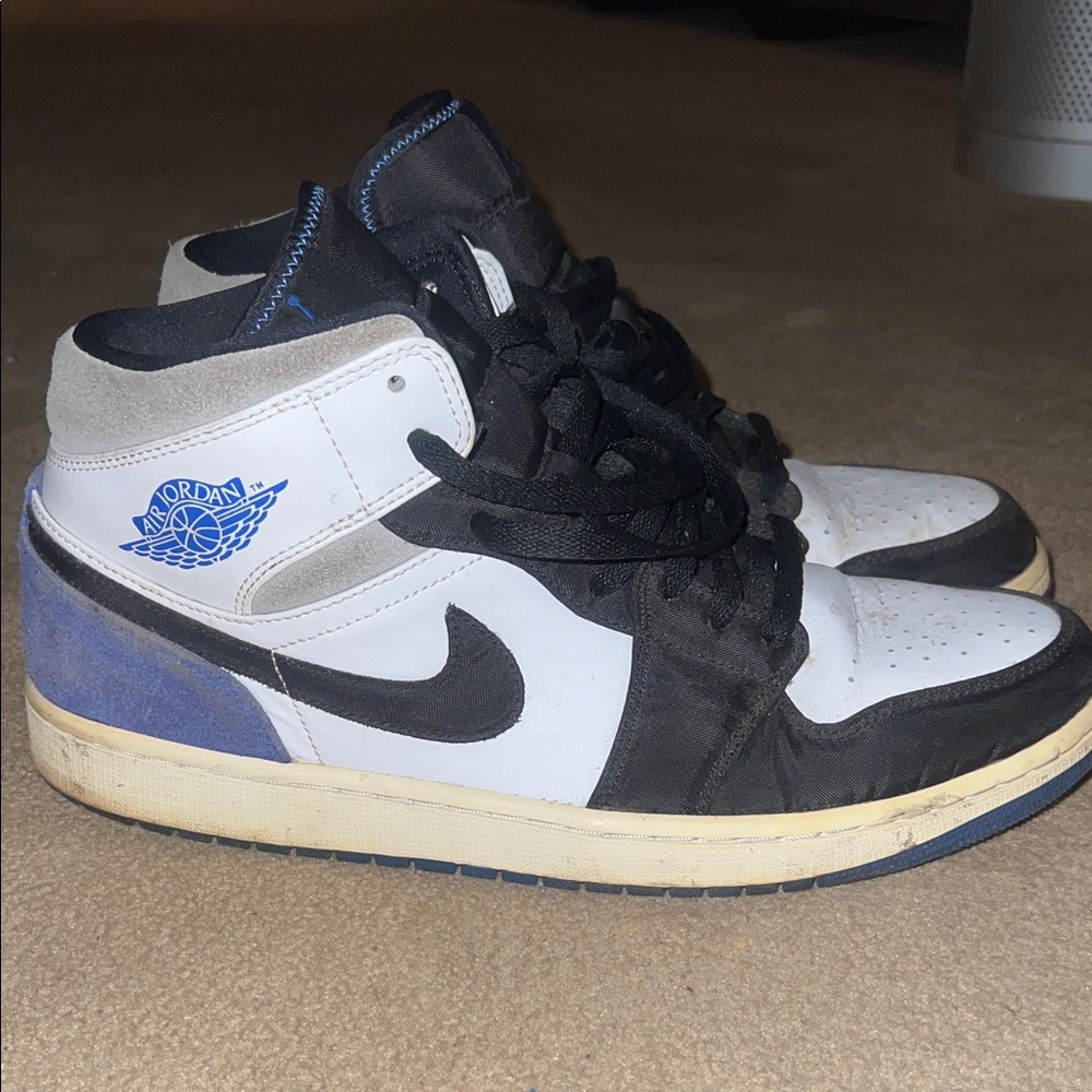 Jordan Sneakers Black White Blue